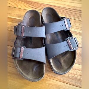 Kids Birkenstock Arizona size 34.